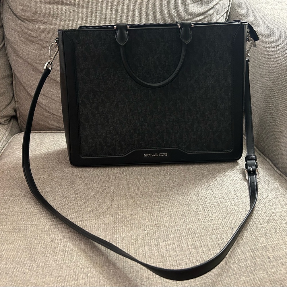 NEW Michael Kors Bag with Inside Laptop Pocket, Zippered Pocket, 2 Phone Pockets